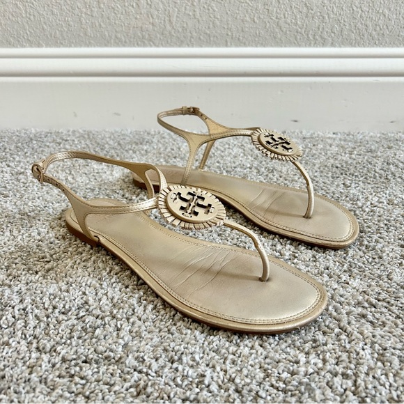 Tory Burch Miller Fringe T Strap Sandals Size 8 Gold Leather Flat Ankle Strap - Picture 1 of 9